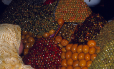 Cuisine et street food à Fès : le voyage commence dans l’assiette